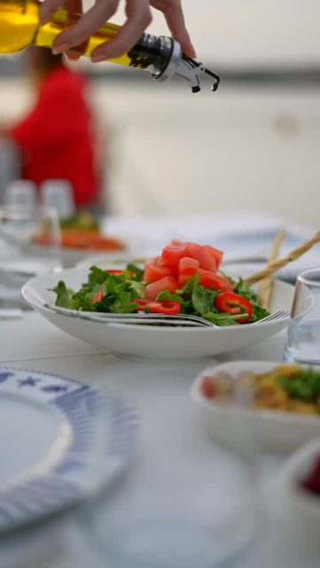 Ayvalık esintisi eşliğinde keyifli bir yemek zamanı sizi bekliyor ✨

#iskelebalıkayvalık #ayvalık #kücükoteller #nerdekalsak
#patilioteller#boutiquehotel #luxuryhotel
#luxurytravel #travel#travelblogger
#kuzeyege #egelezzetleri