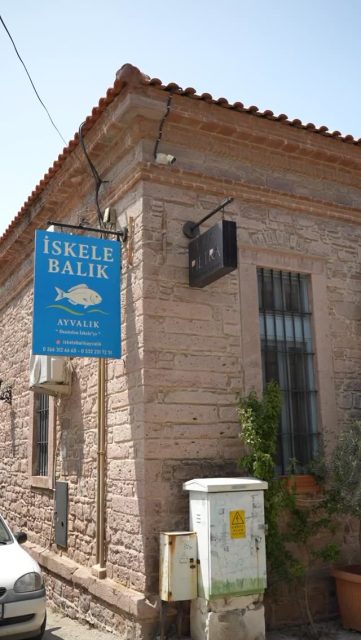 Lezzetli mezeler eşliğinde gün batımının tadını çıkarırken, sofranıza Ege’nin huzuru eşlik edecek 🧡 

#iskelebalıkayvalık #ayvalık #kücükoteller
#patilioteller#boutiquehotel #luxuryhotel
#luxurytravel #travel#travelblogger
#kuzeyege #egelezzetleri